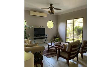 VENTA DE CASA EN CAMINO DE CRUCES - CLAYTON