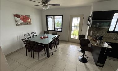 CASA EN VERSALLES/ 4 HAB/ 3 BAÑOS/ CBE/ TERRAZA/ $310,000