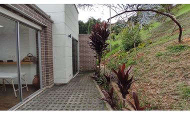 Moderna casa de 1 piso variante de Caldas en unidad cerrada