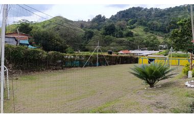 Se Vende Espectacular Casa Campestre en el Sector de Alcalá.