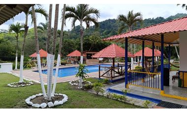 Se Vende Espectacular Casa Campestre en el Sector de Alcalá.