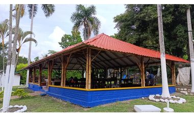 Se Vende Espectacular Casa Campestre en el Sector de Alcalá.