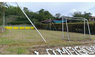 Se Vende Espectacular Casa Campestre en el Sector de Alcalá.