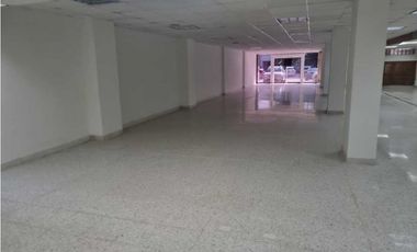 Alquilo local semi adecuado