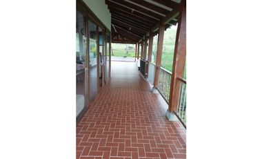 Venta hermosa casa vía al mar, Calima