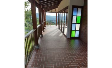 Venta hermosa casa vía al mar, Calima