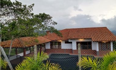 Venta hermosa casa vía al mar, Calima