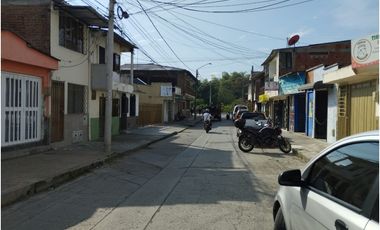 SE VENDE AMPLIO LOCAL EN LA TEBAIDA - QUINDO