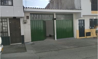 SE VENDE AMPLIO LOCAL EN LA TEBAIDA - QUINDO