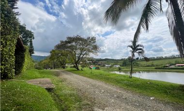 Se Vende o Permuta Espectacular Casa Campestre en Viterbo.