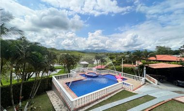 Se Vende o Permuta Espectacular Casa Campestre en Viterbo.