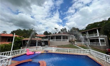 Se Vende o Permuta Espectacular Casa Campestre en Viterbo.