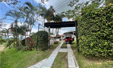 Se Vende o Permuta Espectacular Casa Campestre en Viterbo.