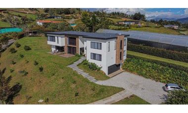 Casa de lujo campestre en la Ceja Antioquia LDC