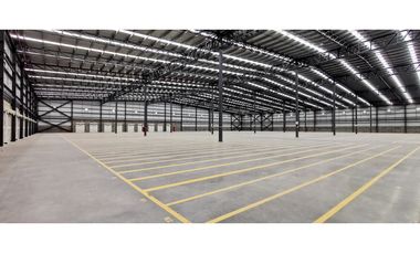 ARRIENDA BODEGA 9000 M2 UBICADA MOSQIUERA