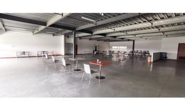 ARRIENDA BODEGA 9000 M2 UBICADA MOSQIUERA