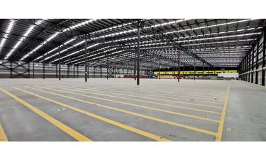 ARRIENDA BODEGA 9000 M2 UBICADA MOSQIUERA