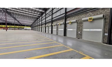 ARRIENDA BODEGA 9000 M2 UBICADA MOSQIUERA