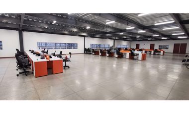 ARRIENDA BODEGA 9000 M2 UBICADA MOSQIUERA