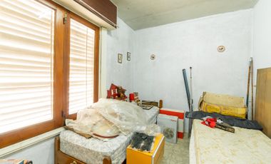 VENTA CASA CON QUINCHO FONDO Y PILETA EN CITY BELL
