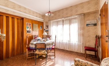 VENTA CASA CON QUINCHO FONDO Y PILETA EN CITY BELL