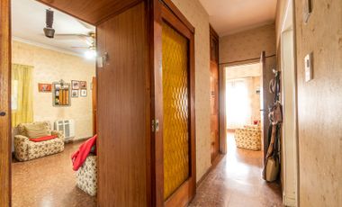 VENTA CASA CON QUINCHO FONDO Y PILETA EN CITY BELL