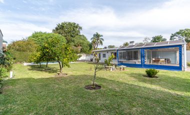 VENTA CASA CON QUINCHO FONDO Y PILETA EN CITY BELL