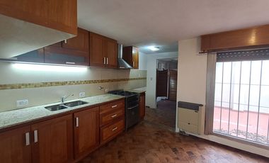 VENTA DUPLEX 3 AMBIENTES CON COCHERA Y TERRAZA