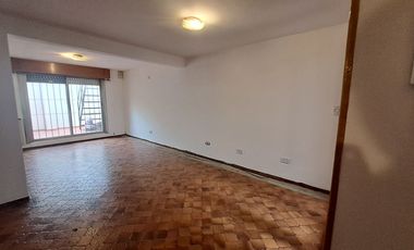 VENTA DUPLEX 3 AMBIENTES CON COCHERA Y TERRAZA