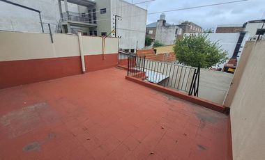 VENTA DUPLEX 3 AMBIENTES CON COCHERA Y TERRAZA