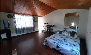 Casa con 3 apartamentos independientes en venta Villa Claudia Palmira