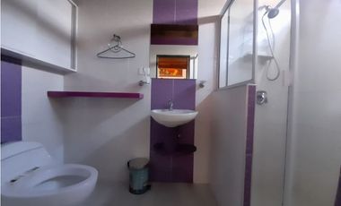 Casa con 3 apartamentos independientes en venta Villa Claudia Palmira