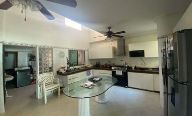 Bellisima Casa en Venta de 4 Habitaciones. Altos de Riomar
