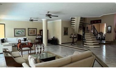 Bellisima Casa en Venta de 4 Habitaciones. Altos de Riomar