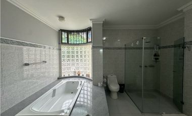 Bellisima Casa en Venta de 4 Habitaciones. Altos de Riomar
