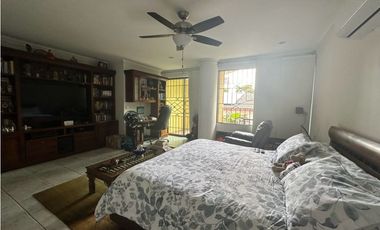 Bellisima Casa en Venta de 4 Habitaciones. Altos de Riomar