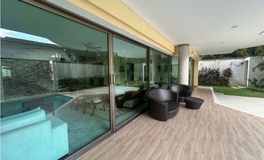 Bellisima Casa en Venta de 4 Habitaciones. Altos de Riomar