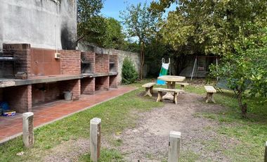 Venta departamento 3 ambientes amplio con espacios verdes en Adrogué