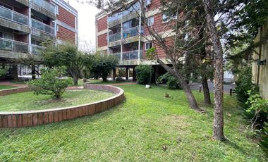 Venta departamento 3 ambientes amplio con espacios verdes en Adrogué