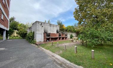 Venta departamento 3 ambientes amplio con espacios verdes en Adrogué