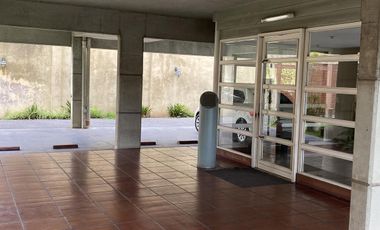 Venta departamento 3 ambientes amplio con espacios verdes en Adrogué