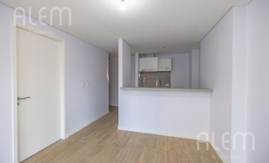 Departamento de 2 ambientes en Las Lomitas Street