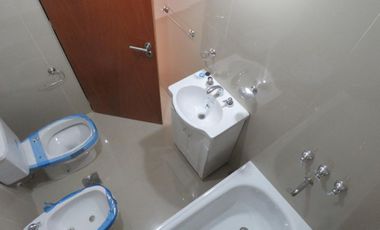 VENTA PH - Moron Sur-LUMINOSO-A ESTRENAR-PARQUE-PARRILLA