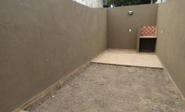 VENTA PH - Moron Sur-LUMINOSO-A ESTRENAR-PARQUE-PARRILLA