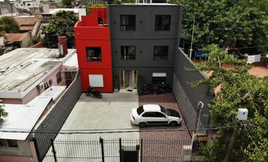 VENTA PH - Moron Sur-LUMINOSO-A ESTRENAR-PARQUE-PARRILLA