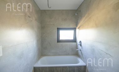 Departamento de 3 ambientes en Las Lomitas Street