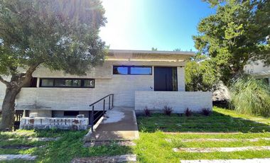 Casa en Alquiler - Barrio Residencial I Lote 488 de Costa Esmeralda - Alquiler temporario - Pileta