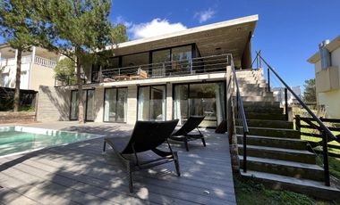 Casa en Alquiler - Barrio Residencial I Lote 488 de Costa Esmeralda - Alquiler temporario - Pileta