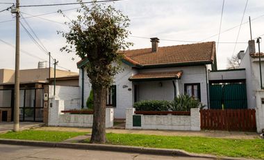 CHALET BARRIO RESIDENCIAL