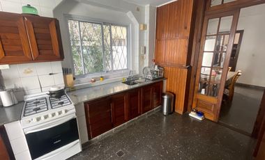 VENTA CHALET 6 AMBIENTES EN VICENTE LÓPEZ